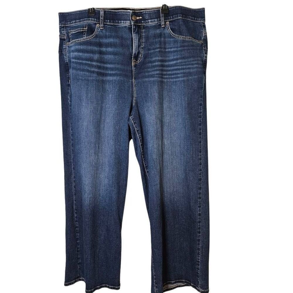 Torrid Bombshell wide leg jeans. Size 24 plus, 943